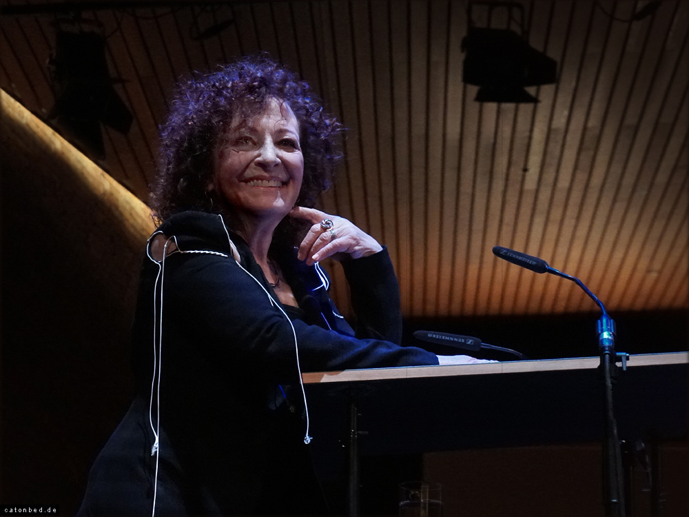 Nan Goldin freut sich / is happy!