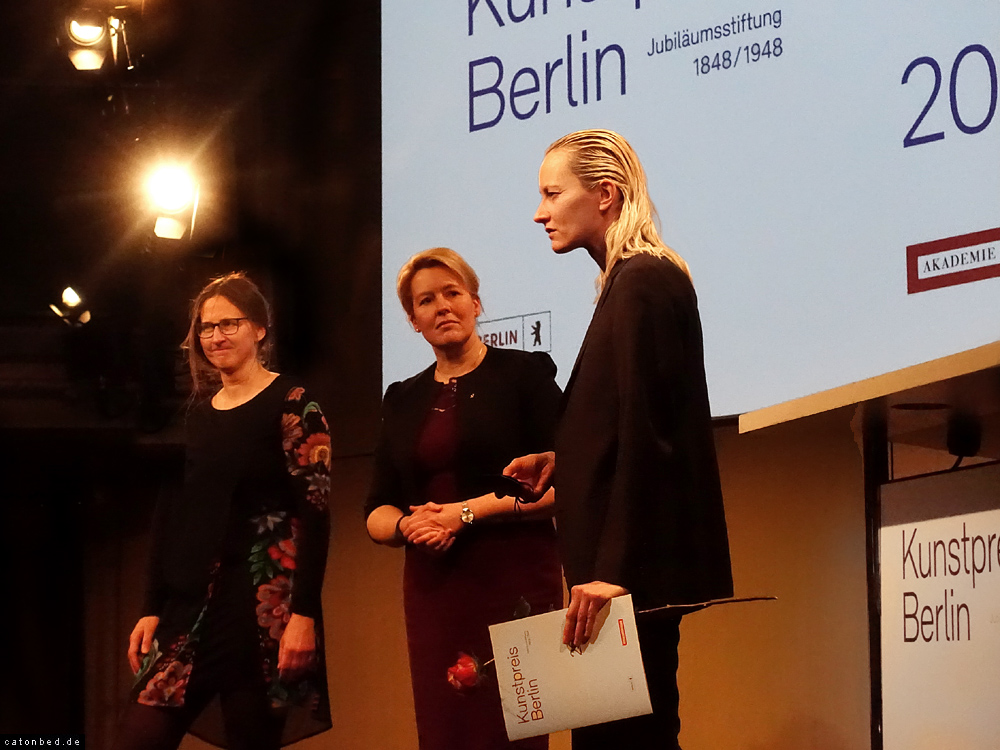 Kathrin Röggla. Franziska Giffey und Stephanie Gudra (Kunstpreis Bildende Kunst)