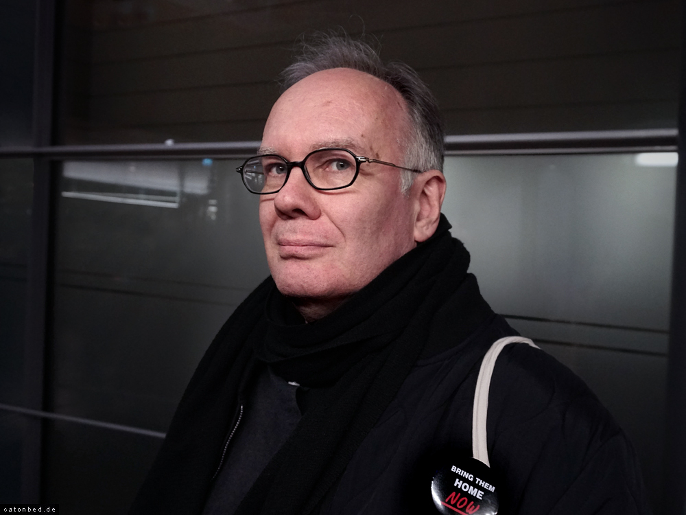 Jens Pepper, Fotokritiker während der Ausstellungseröffnung
