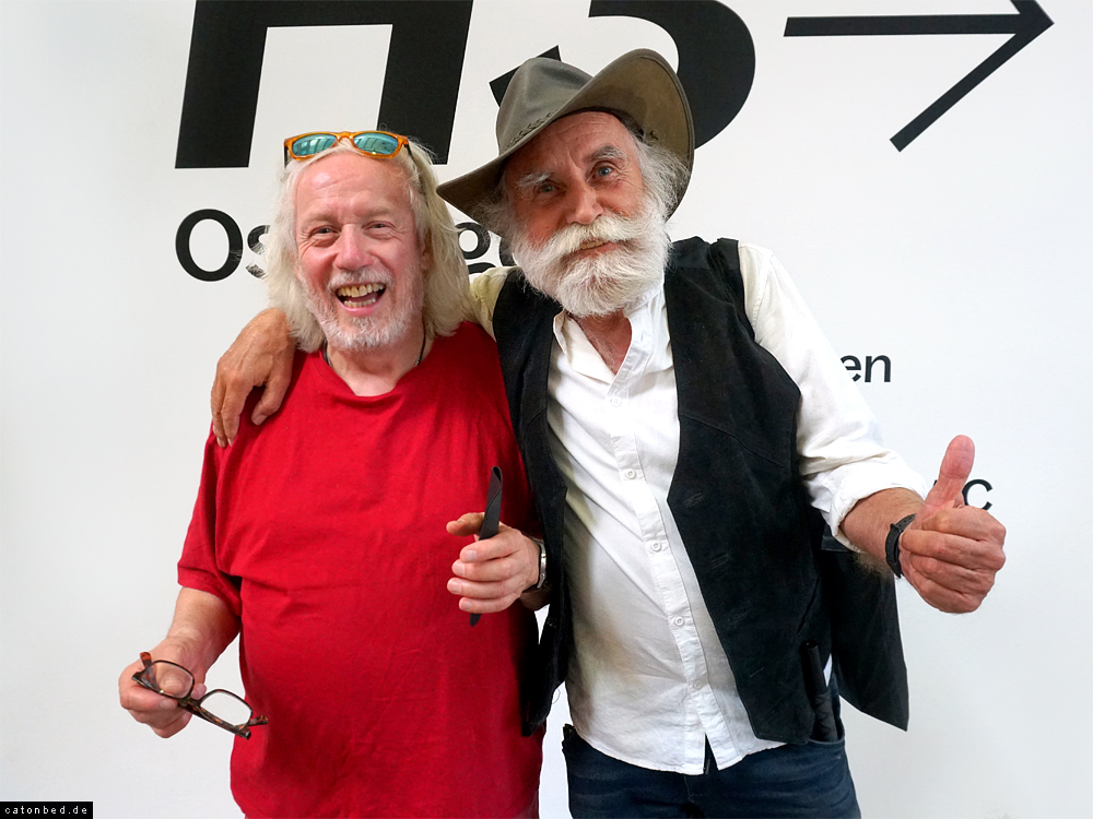 The elder skatesman und Freund (links)