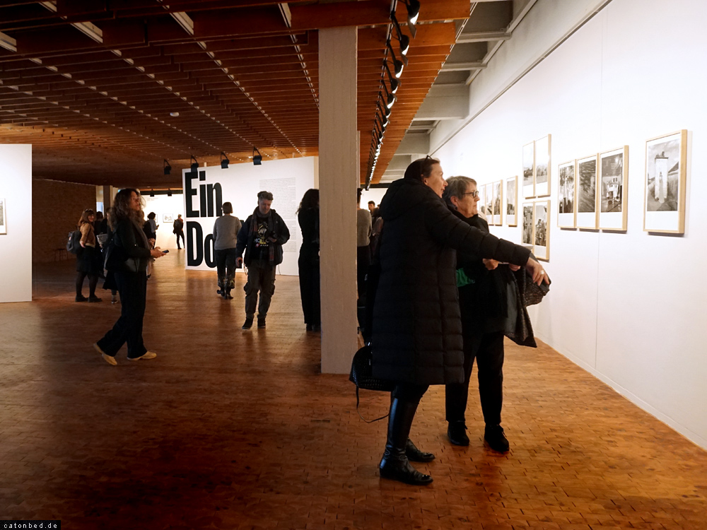 Ausstellungsituation - DAS DORF „was zwischen uns steht"