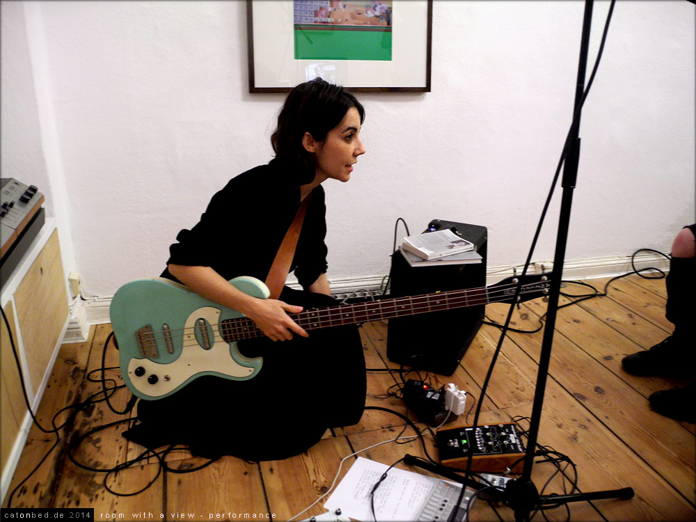 Lucrecia Dalt, bass