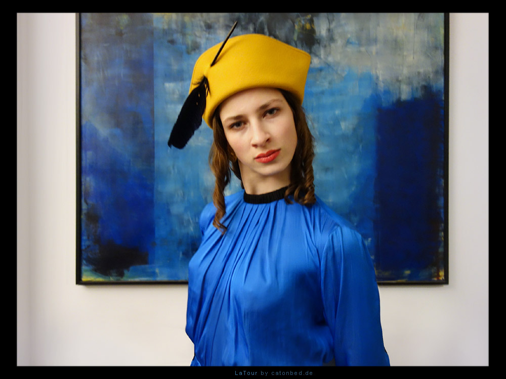 LaTour in Blau