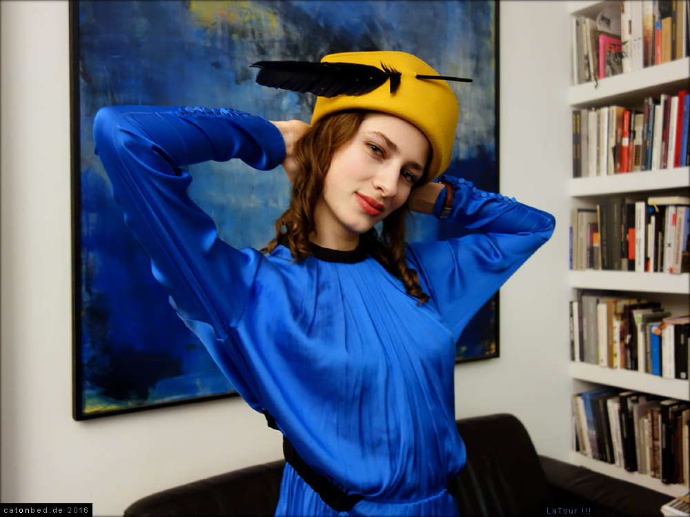 LaTour in Blau