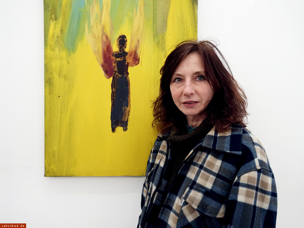 Susanne Husemann mit einem ihrer Bilder