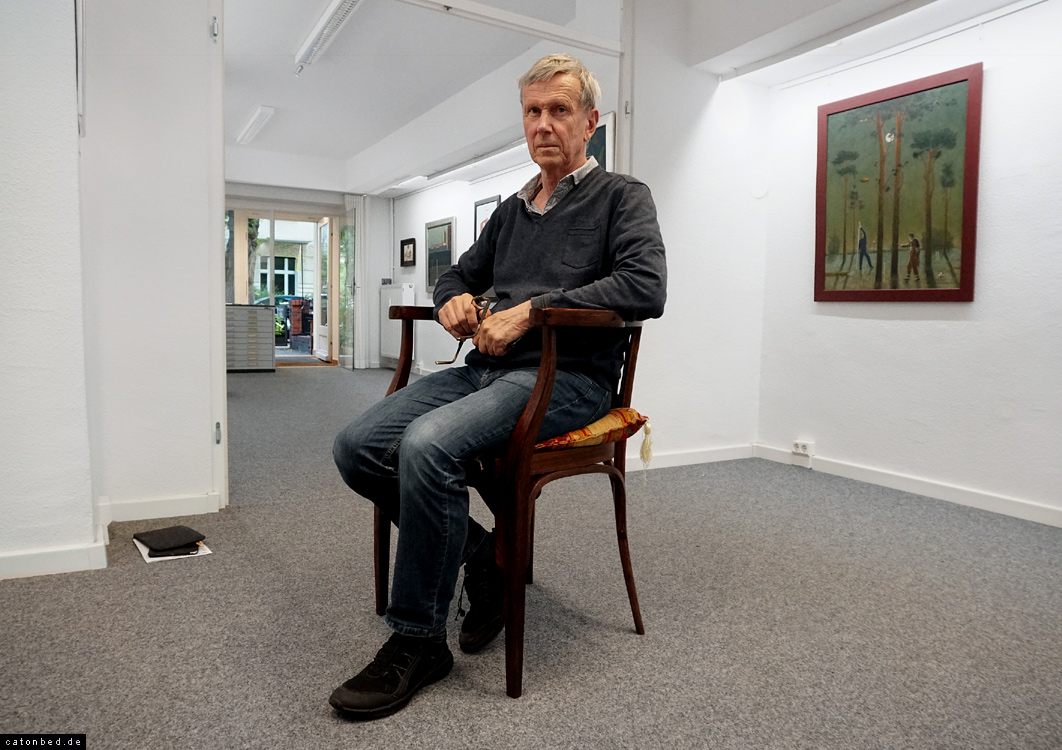 Der Galerist Norbert Hümbs