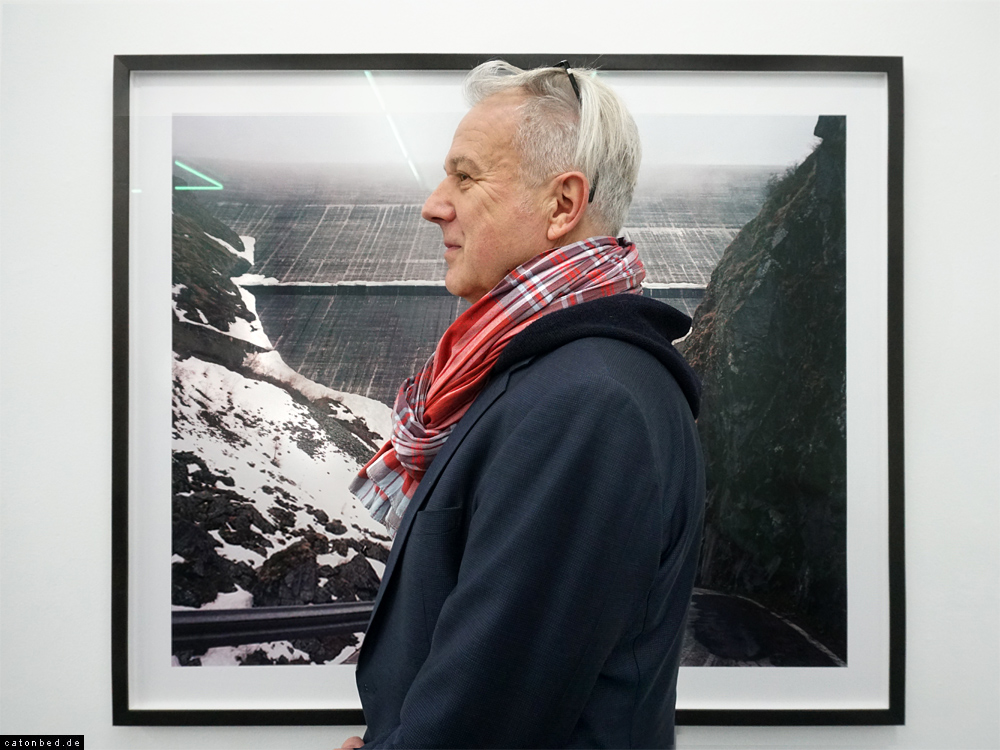 Der Fotograf Jörn Vanhöfen (C-print Zugspitze 2024)