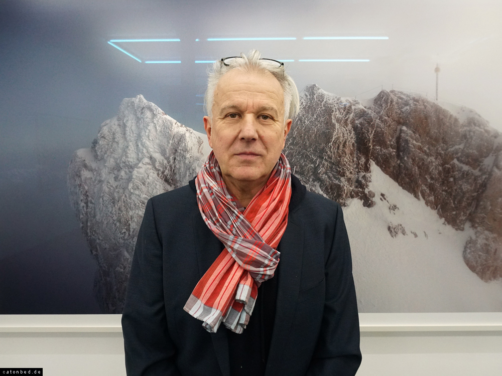 Der Fotograf Jörn Vanhöfen (C-print Zugspitze 2024)
