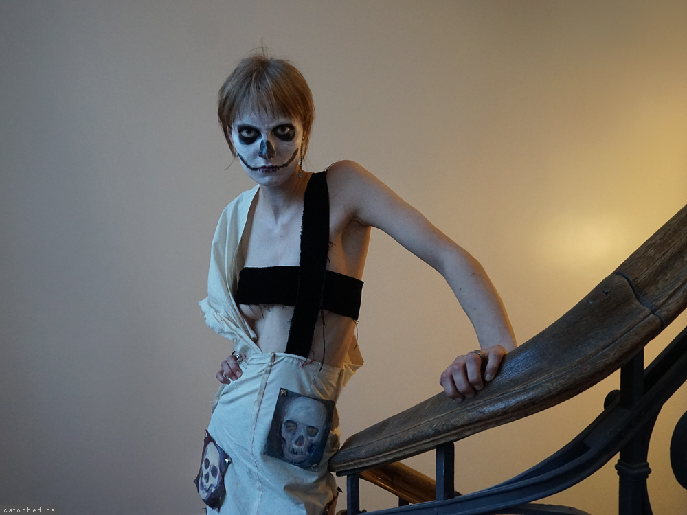 Der Tod / "Let´s have a ball!" POP-UP! im Camaro Haus