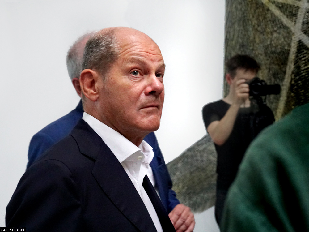 Der Rundgang: Olaf Scholz im Kunsthaus Potsdam