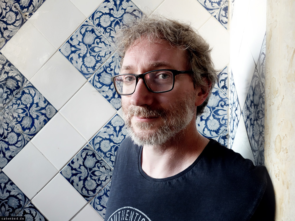 Stuart Turton, Krimiautor