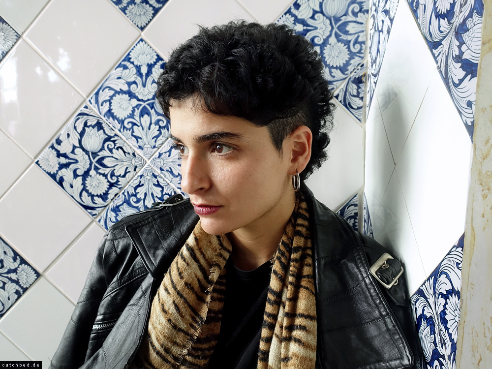 Rasha Nadas, Musikerin - LCB - Kleine Verlage